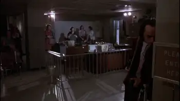 Dog Day Afternoon - Still 14